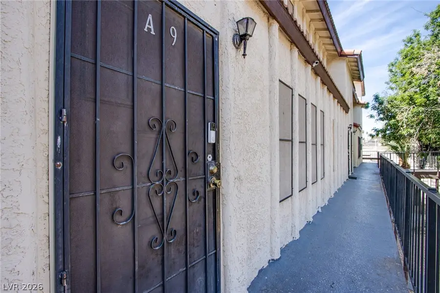2080 Karen Avenue #9, Las Vegas, NV 89169 - #2