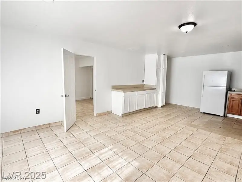 3209 El Morro Avenue, Las Vegas, NV 89101 - #3