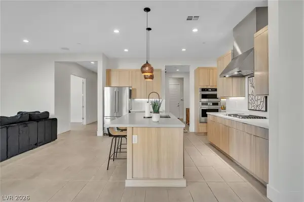 10214 Meandering Dell Street, Las Vegas, NV 89166