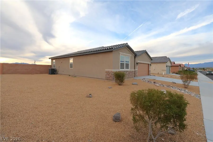 5658 S Chippewa Street, Pahrump, NV 89061 - #2