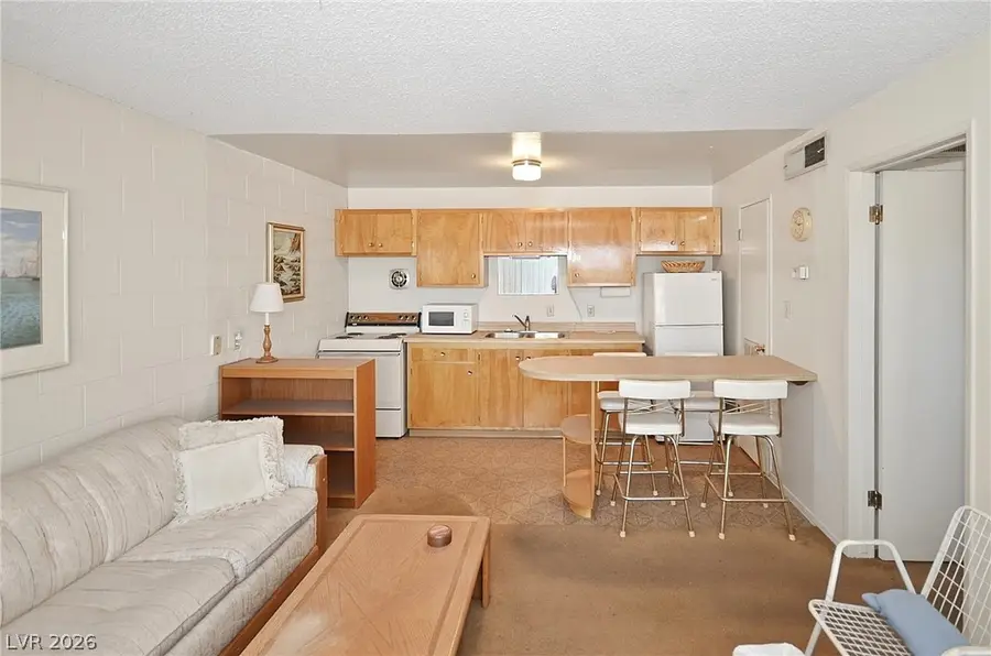 3720 Royal Crest Street #21, Las Vegas, NV 89119 - #3