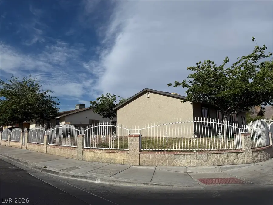 4900 Washington, Las Vegas, NV 89110 - #2