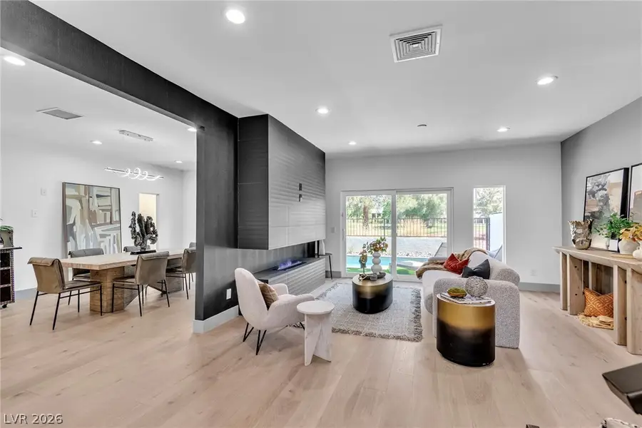 2861 Queens Courtyard Drive, Las Vegas, NV 89109 - #3