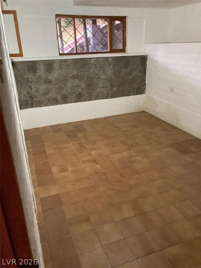 970 La.rabija, Newlin, OS 17090 - #2