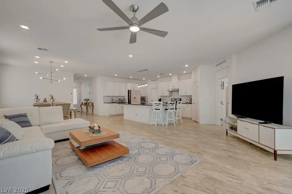 7135 Sunland Hills Avenue, Las Vegas, NV 89113 - #1