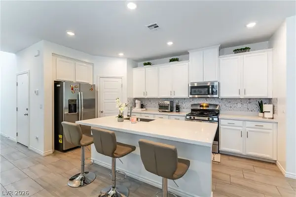 6807 Bayou Hollow Avenue, Las Vegas, NV 89156