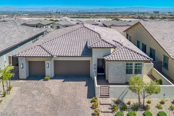 180 Medianoche Street, Las Vegas, NV 89138