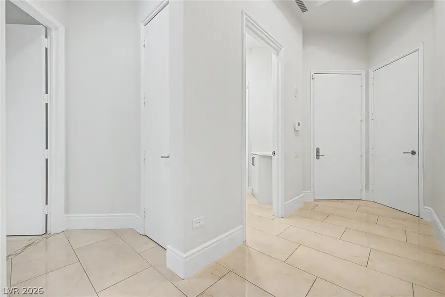 2877 Paradise Road #104, Las Vegas, NV 89109 - #3