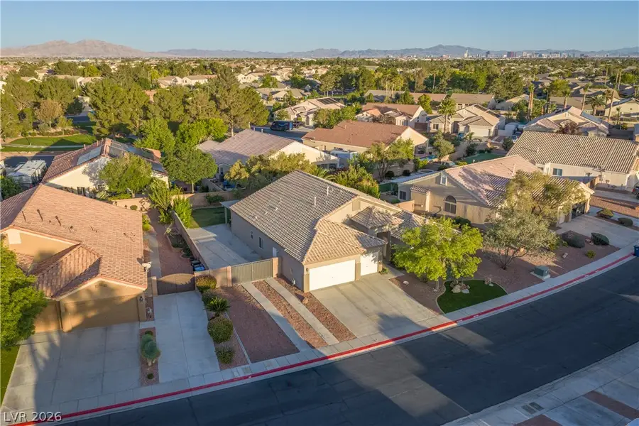 7646 Majestic Springs Drive, Las Vegas, NV 89131 - #2