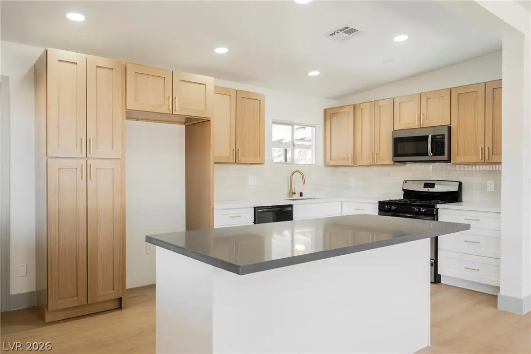1124 Nassau Drive, Las Vegas, NV 89108 - #1