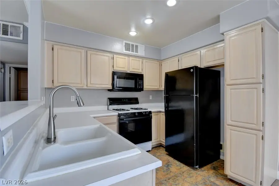 5710 E Tropicana Avenue #2007, Las Vegas, NV 89122 - #3