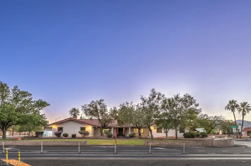 2135 S Cimarron Road, Las Vegas, NV 89117 - #2