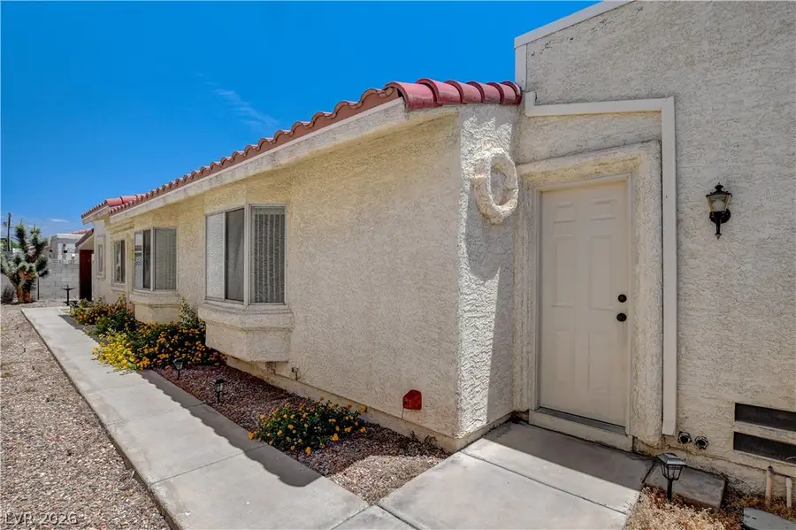 2530 Palace View Drive, Las Vegas, NV 89121 - #3