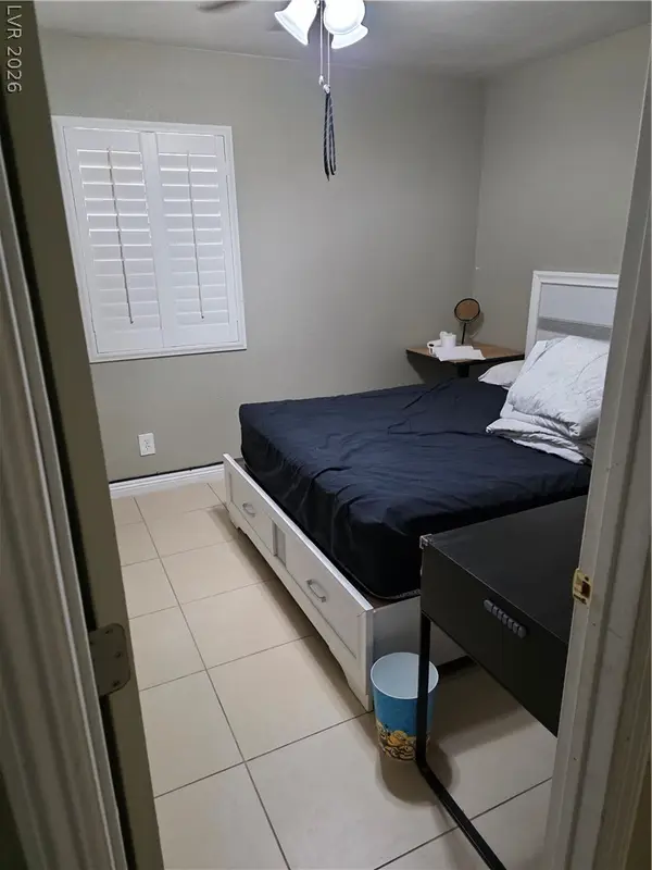 617 Slayton Drive, Las Vegas, NV 89107