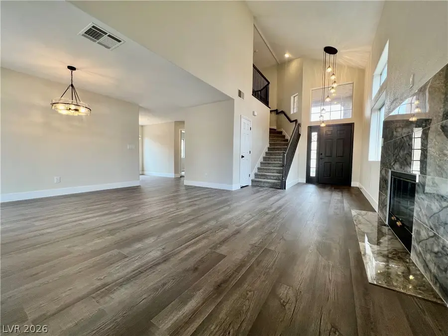 8239 Fame Avenue, Las Vegas, NV 89147 - #2