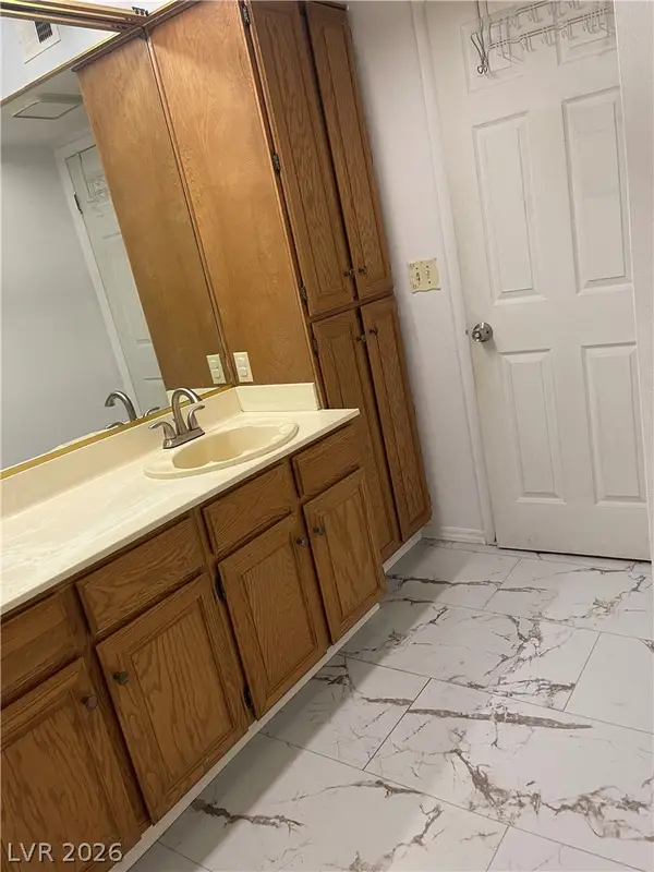 1751 E Reno Avenue #109, Las Vegas, NV 89119