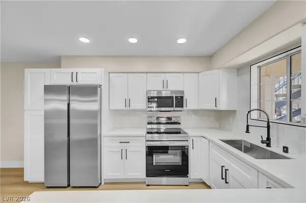 2725 S Nellis Boulevard #1077, Las Vegas, NV 89121