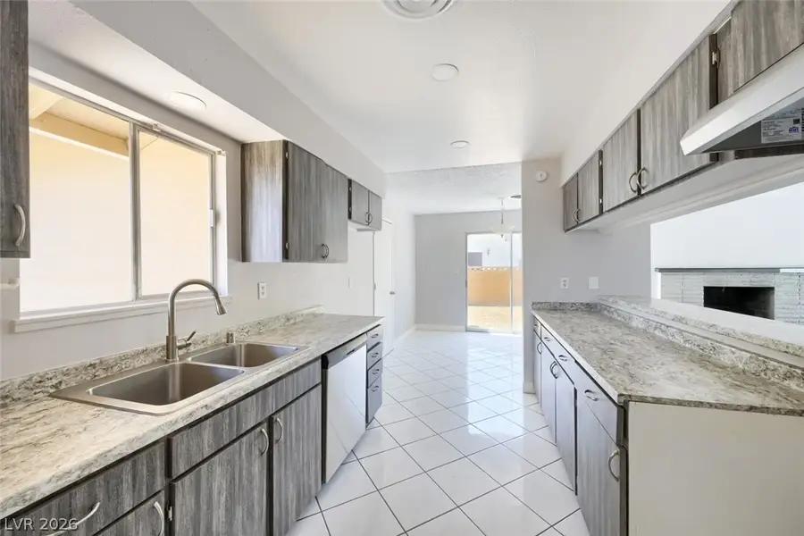 2024 Collins Avenue, Las Vegas, NV 89106 - #3