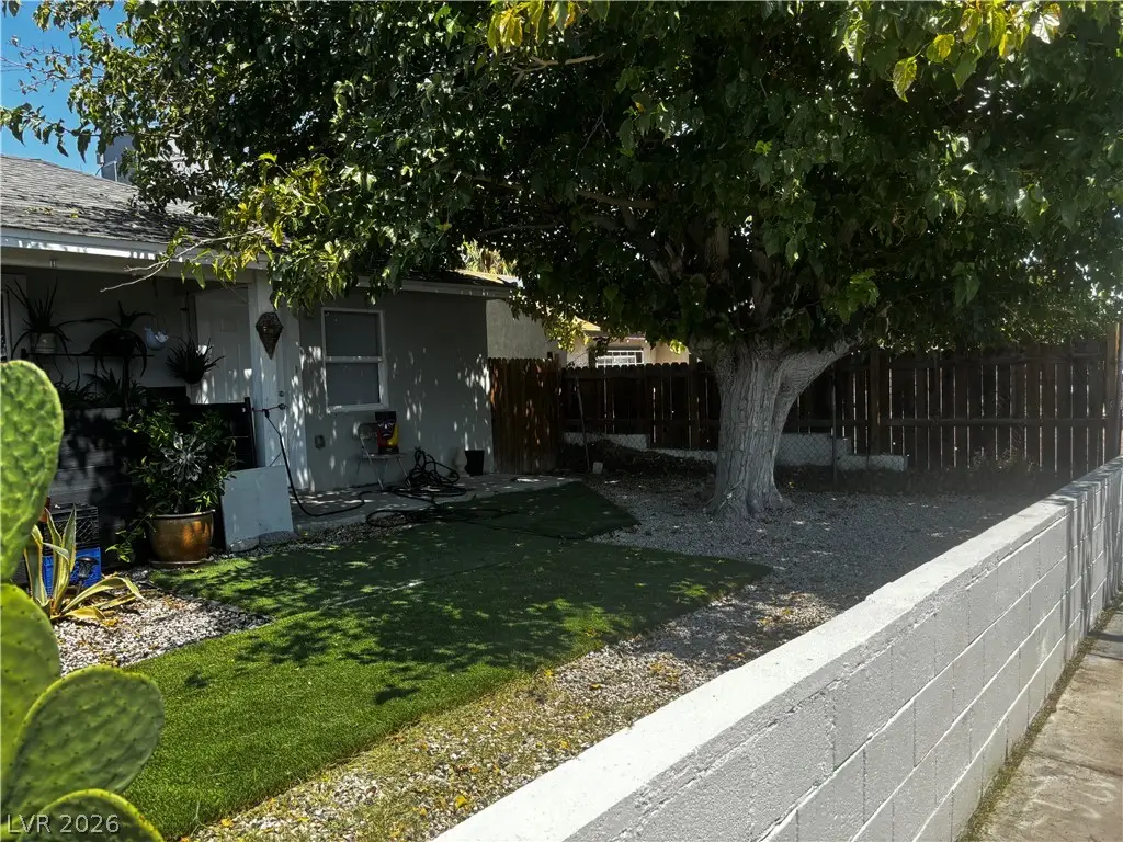 1405 E Clark Avenue, Las Vegas, NV 89101 - #1