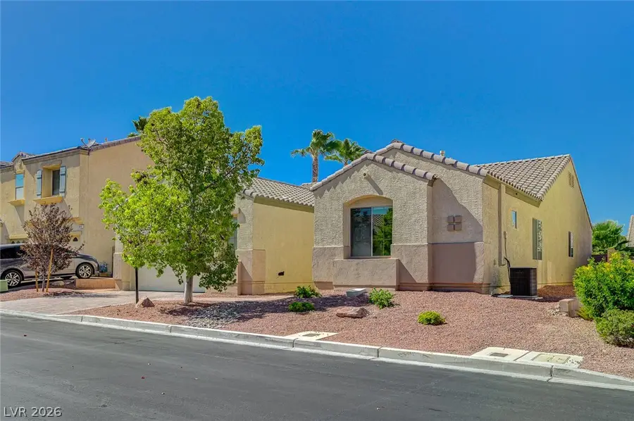 8112 Chestnut Hollow Avenue, Las Vegas, NV 89131 - #3