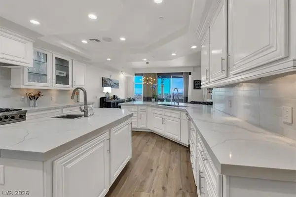 9101 Alta Drive #204, Las Vegas, NV 89145