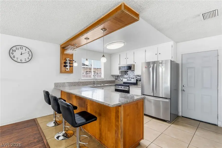 3948 Oakhill Avenue, Las Vegas, NV 89121 - #3