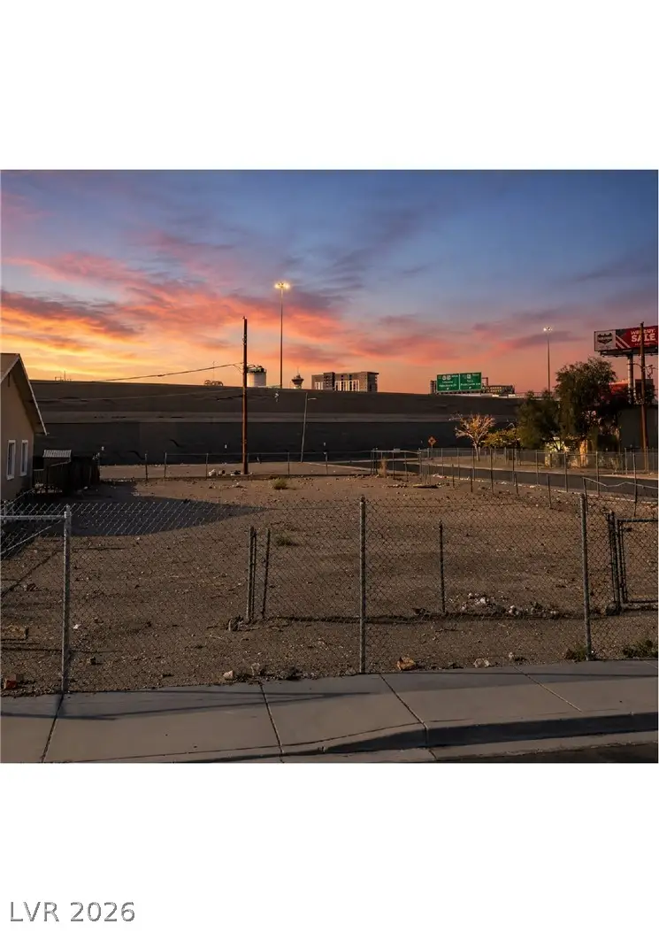 633 W Mcwilliams Avenue, Las Vegas, NV 89106 - #2