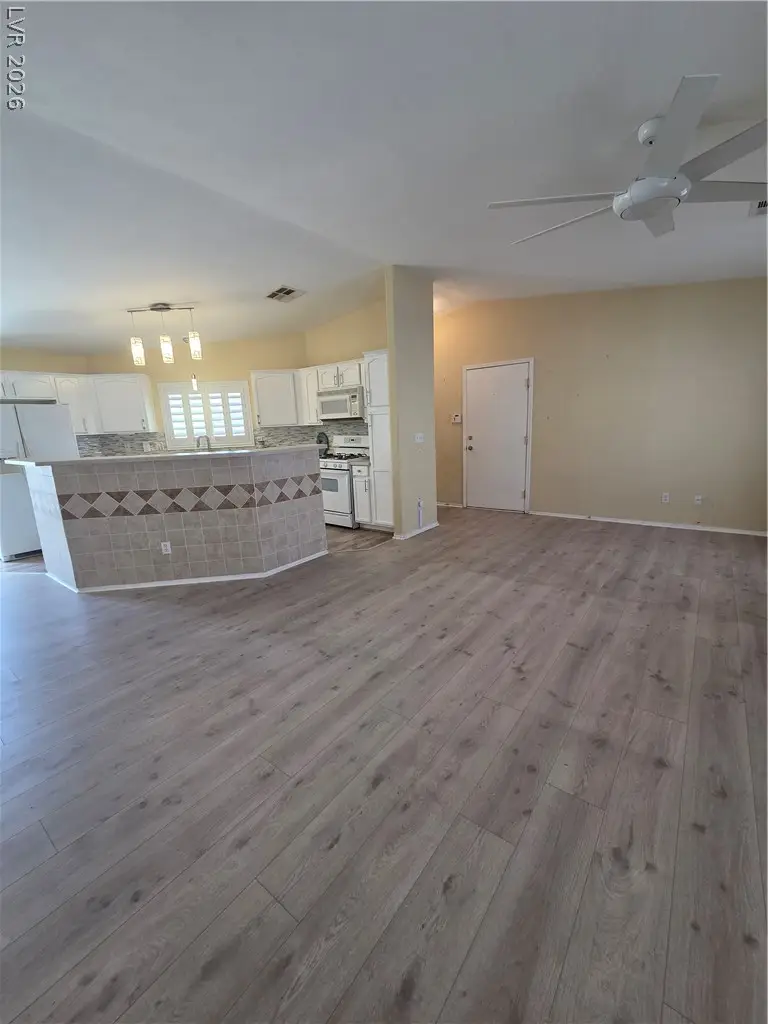 4952 Mascaro Drive, Las Vegas, NV 89122 - #3