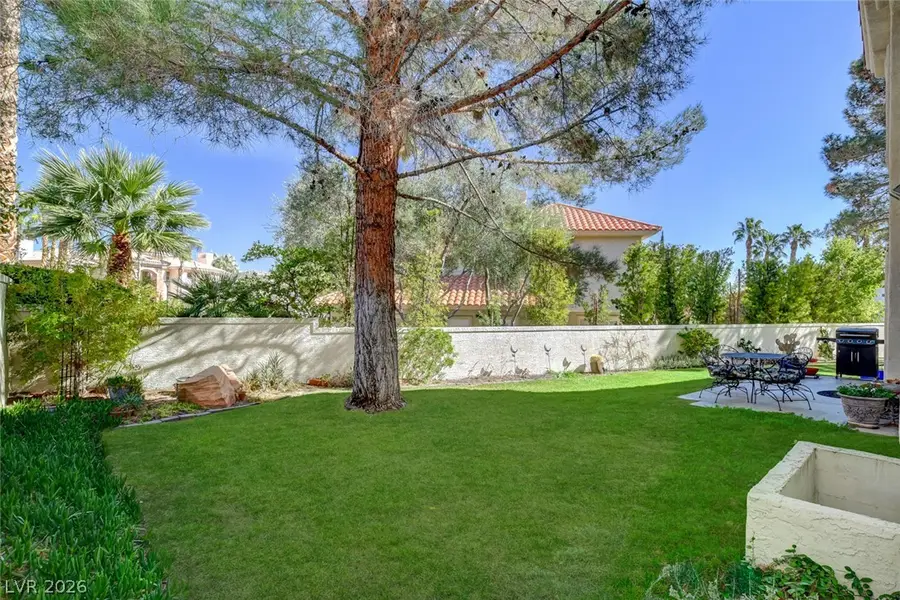 2136 Lookout Point Circle, Las Vegas, NV 89117 - #2