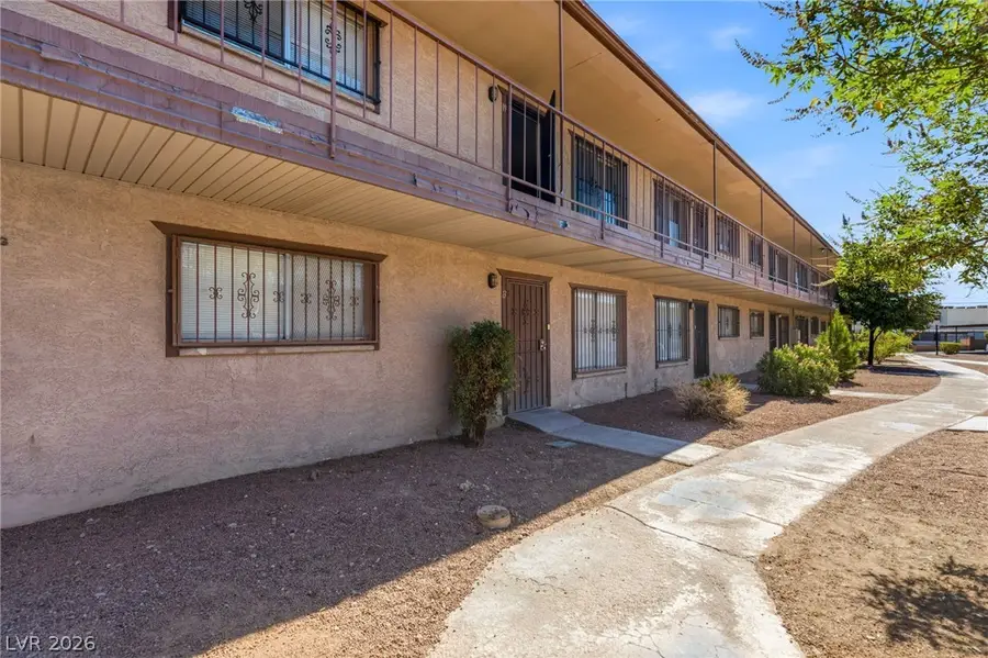 615 S Royal Crest Circle #13, Las Vegas, NV 89169 - #3