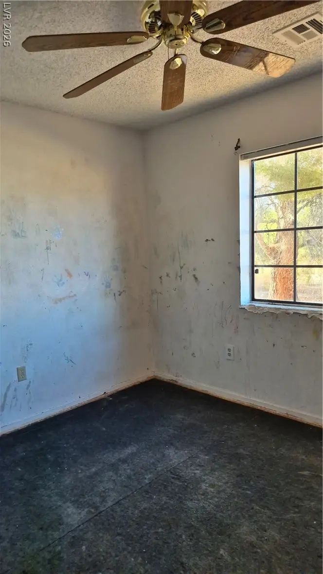 1091 W Amarillo Avenue, Pahrump, NV 89048 - #3