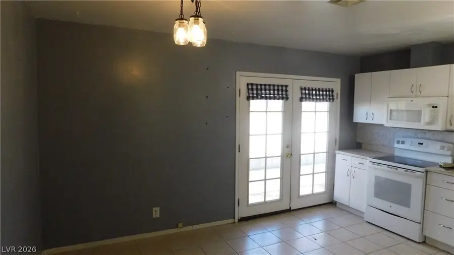 6541 Casada Way, Las Vegas, NV 89107 - #3