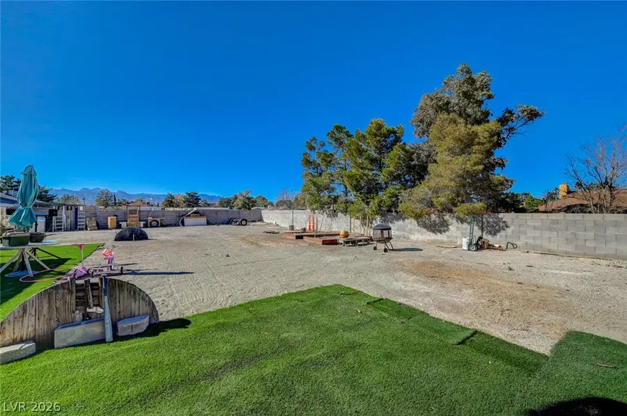 4424 Shady Hollow Avenue, North Las Vegas, NV 89031 - #3