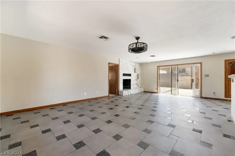 3470 El Camino Real, Las Vegas, NV 89121 - #3