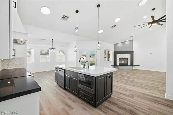 1352 Lake Valley Drive, Logandale, NV 89021