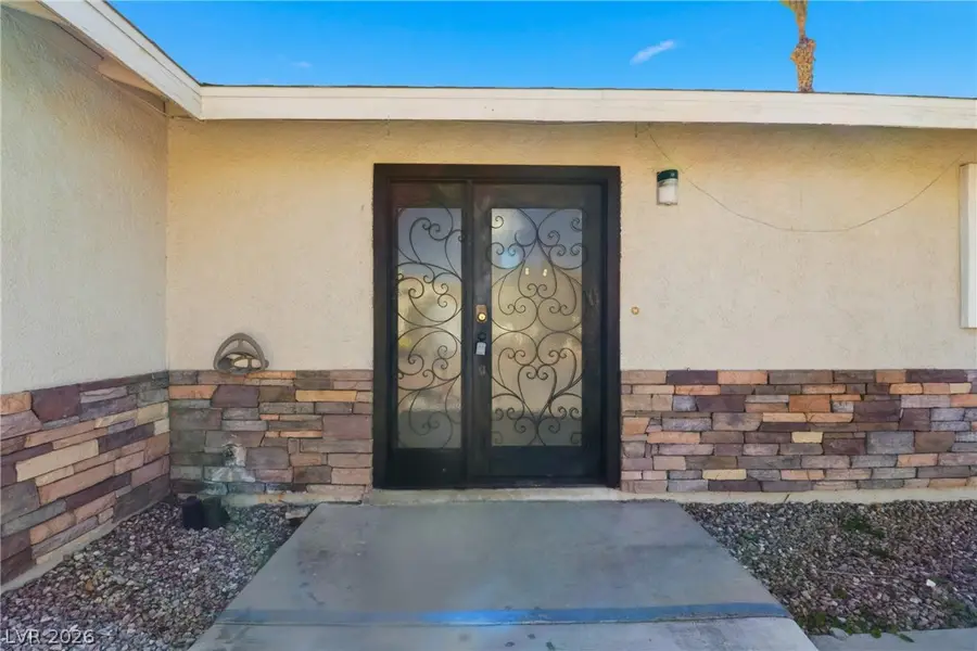6825 W Oakey Boulevard, Las Vegas, NV 89146 - #2