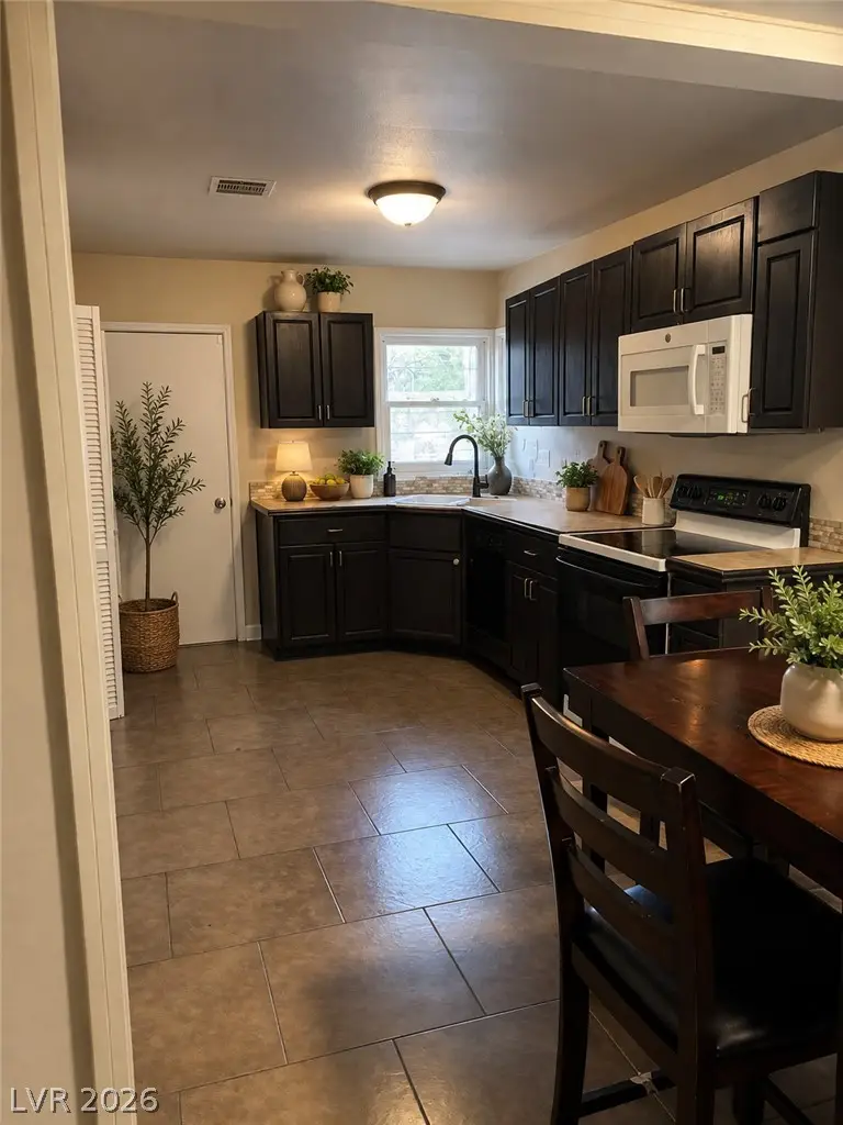 1310 Franklin Avenue, Las Vegas, NV 89104 - #3
