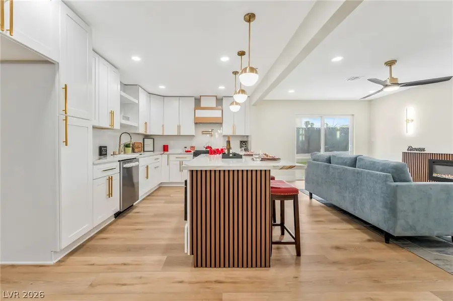 2301 Palora Avenue, Las Vegas, NV 89169 - #2
