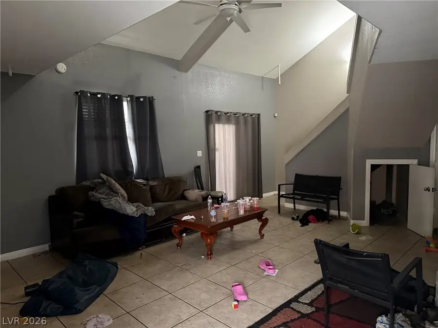 4228 Kona Coast Way, Las Vegas, NV 89121 - #3