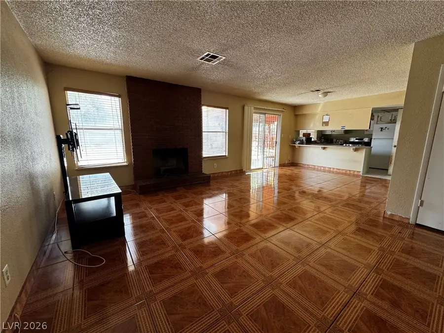 5025 Hayward Avenue, Las Vegas, NV 89122 - #3