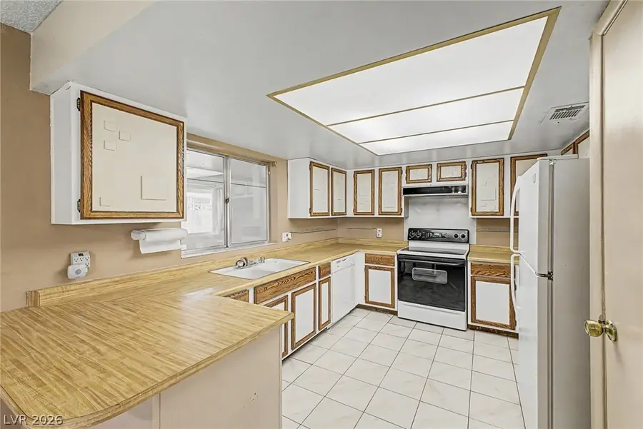2112 Cameron Street, Las Vegas, NV 89102 - #2