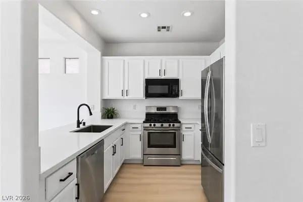 9511 Spring Blush Avenue, Las Vegas, NV 89148