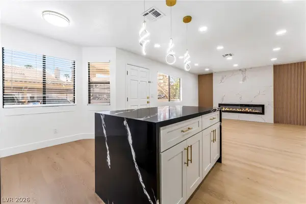 1017 Falconhead Lane #102, Las Vegas, NV 89128