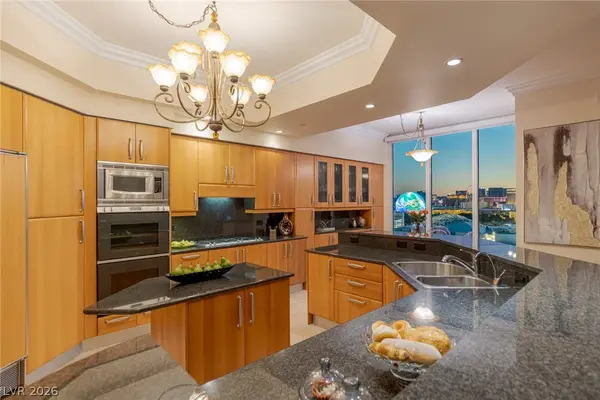 2857 Paradise Road #2204, Las Vegas, NV 89109