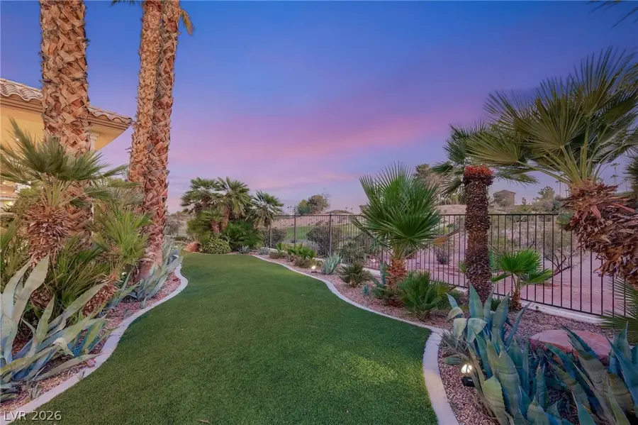 8633 Lakeridge Circle, Las Vegas, NV 89117 - #2