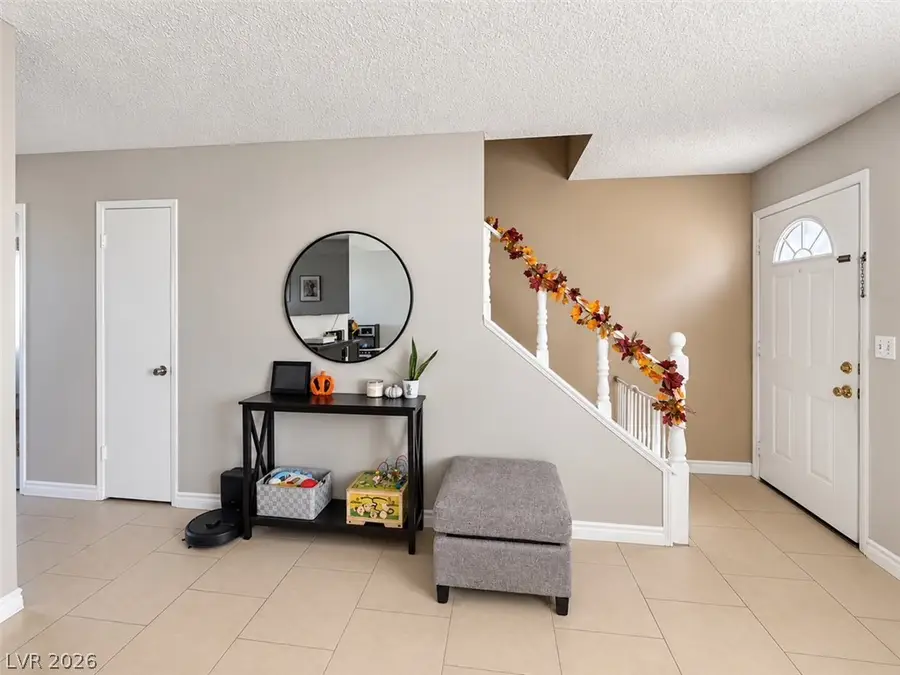 651 Greenbriar Townhouse Way, Las Vegas, NV 89121 - #2