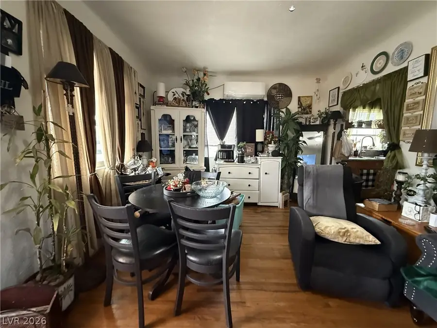 313 N 8th Street, Las Vegas, NV 89101 - #2