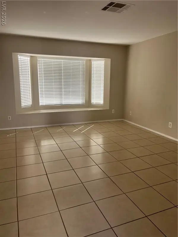 2205 Storkspur Way, Las Vegas, NV 89117