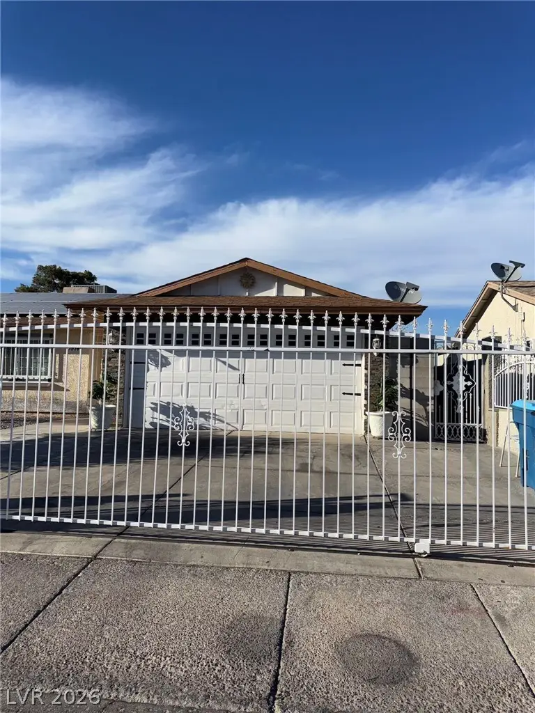 3974 Arizona Avenue, Las Vegas, NV 89104 - #3