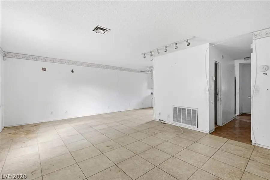 179 Greenbriar Townhouse Way, Las Vegas, NV 89121 - #2